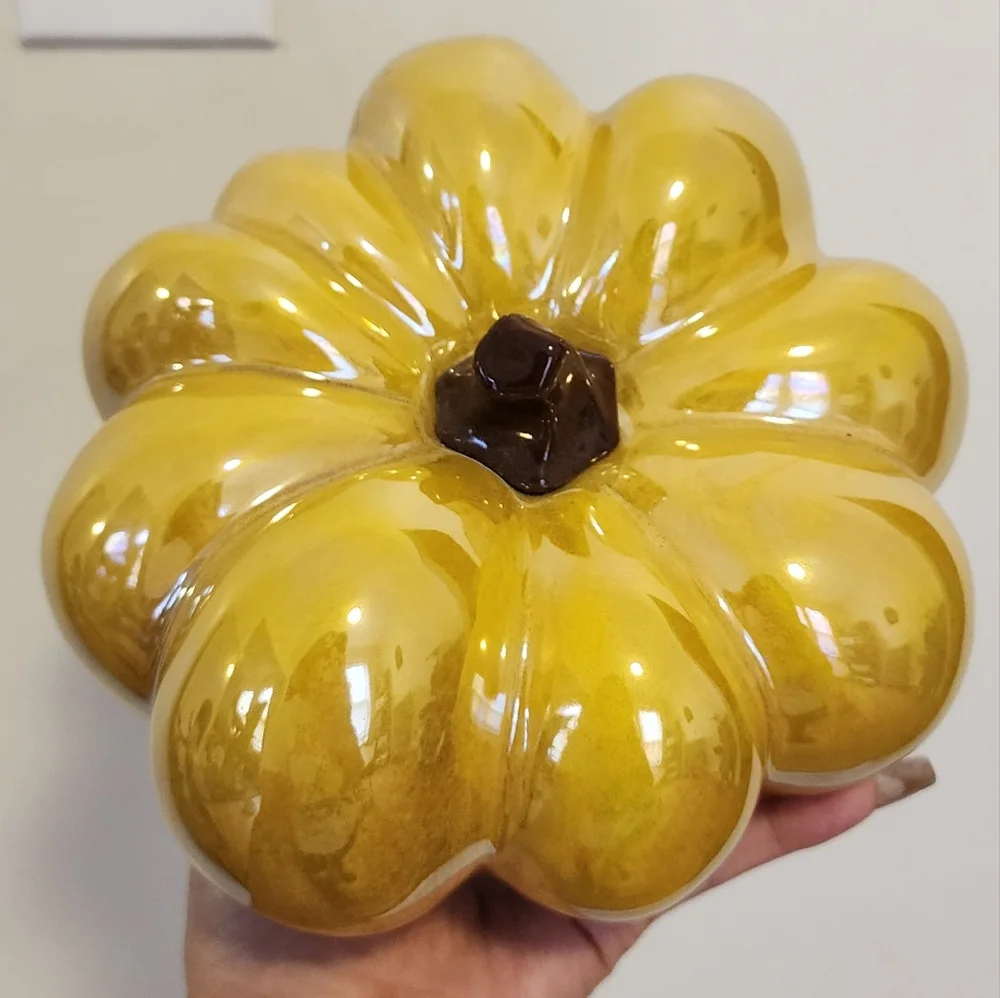 ✨️Autumn Home Decor Yellow Ceramic Pumpkin✨️ - Picture 2 of 2